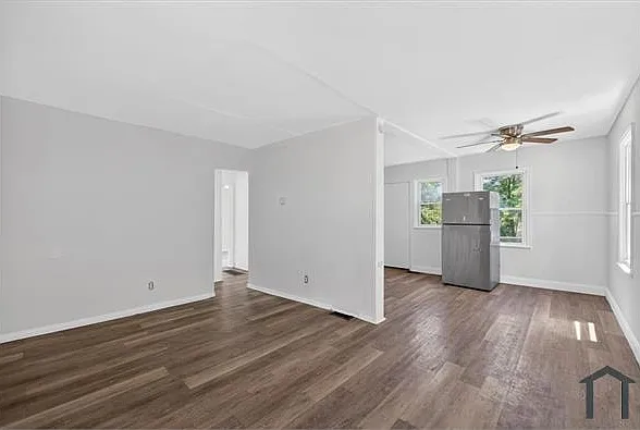 322 Plaza Ave — Photo 5