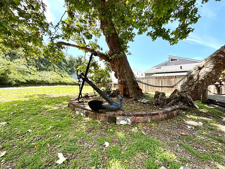 211 Earl Ct — Photo 26