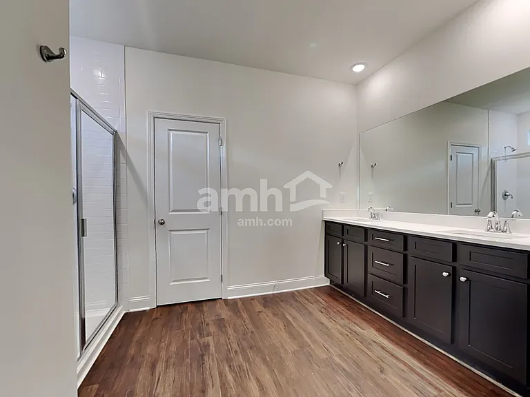 290 Willow Ln — Photo 14