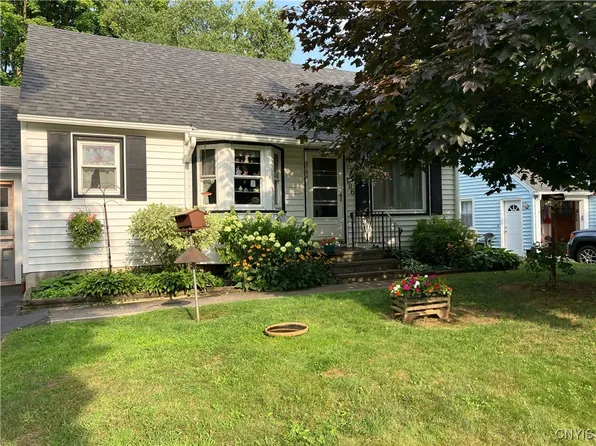 106 Elaine Ave, North Syracuse, NY 13212