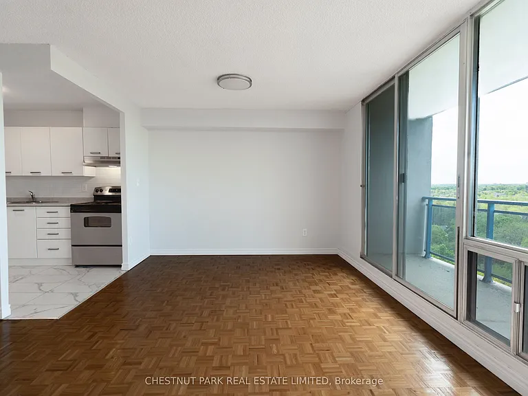 150 Lakeshore Rd W #1003 — Photo 8
