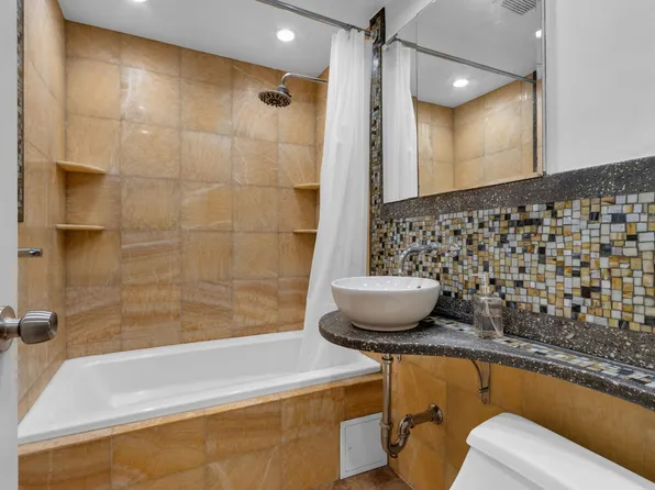 2465 Palisade Avenue image 14 of 27