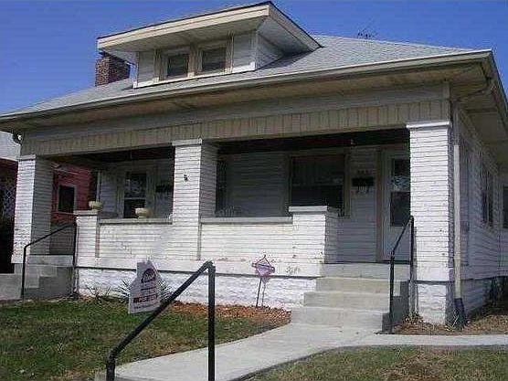 1st image of 942 E Bradbury Ave