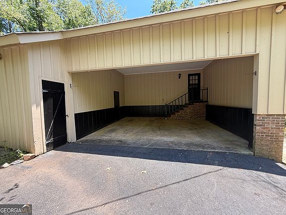 5th image of 135 Kennesaw Dr