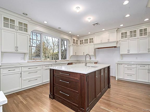 4th image of 8 Walden Lane