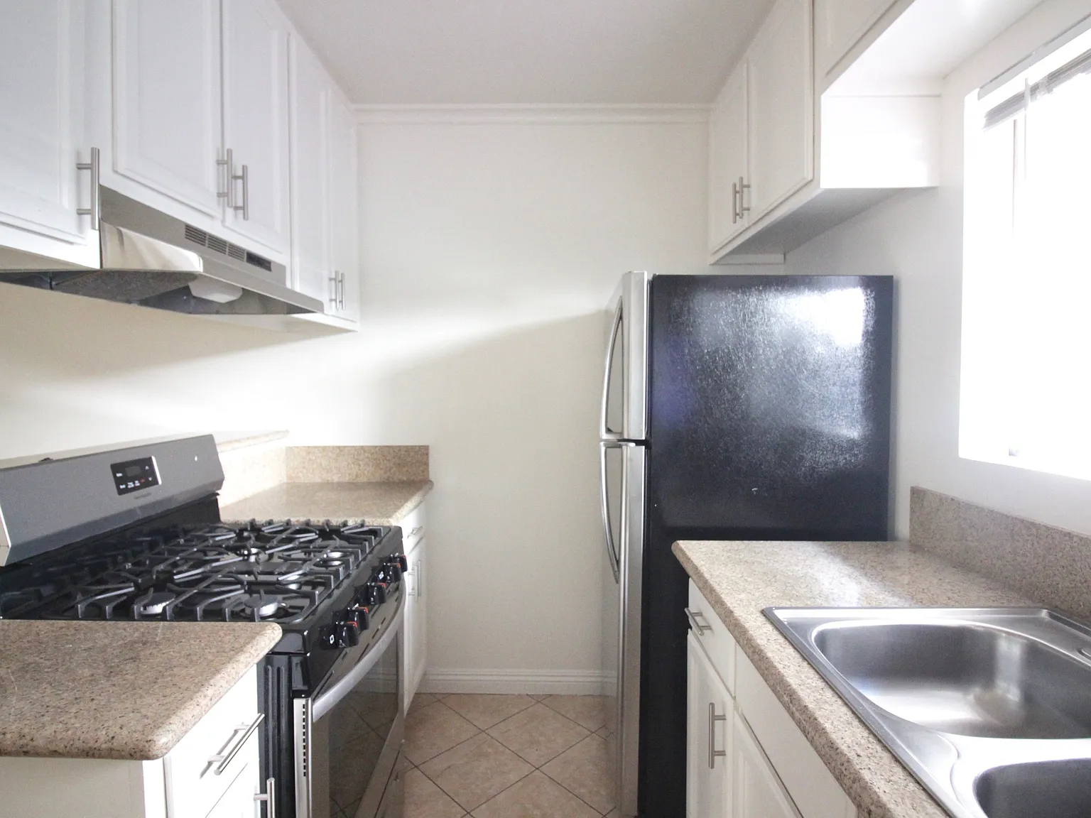 2 bed, 780 sqft, $2,449 — Photo 4