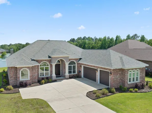 5758 Highland Lake Dr, Milton, FL 32583