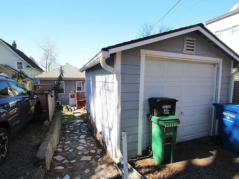 1912 9th Ave W — Photo 22