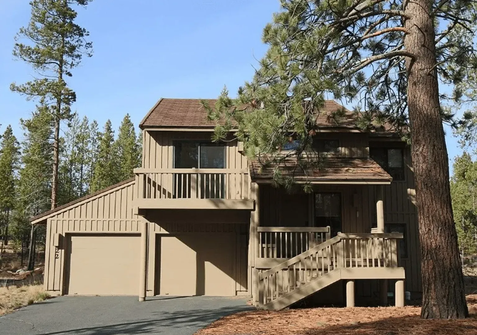 Spacious 3 Bed/2 Bath Home in Sunriver - Multiple Balconies — Photo 1