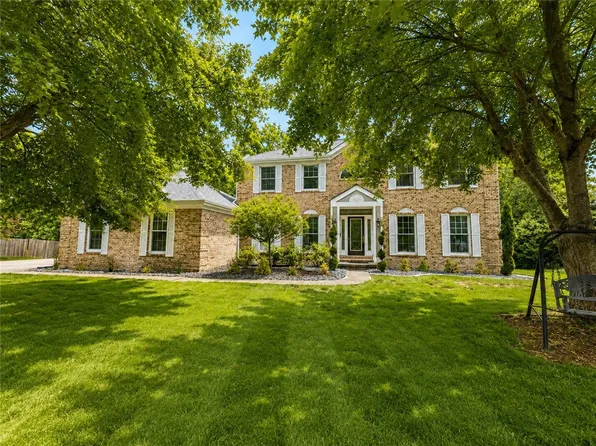 2347 Saratoga Pl, Charleston, IL 61920