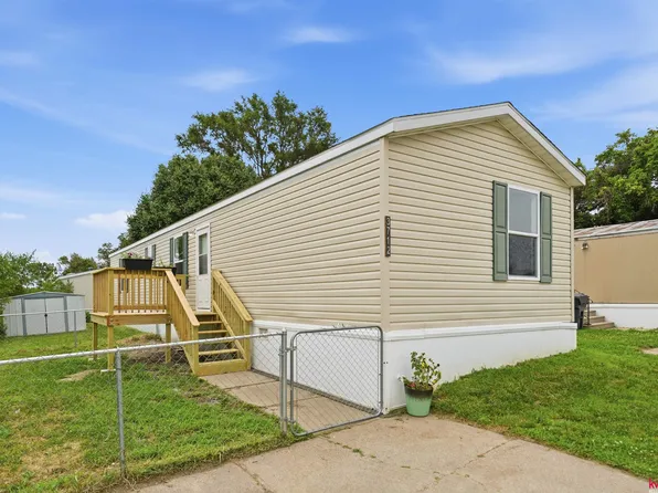3712 NW Ebony Ct, Lincoln, NE 68521