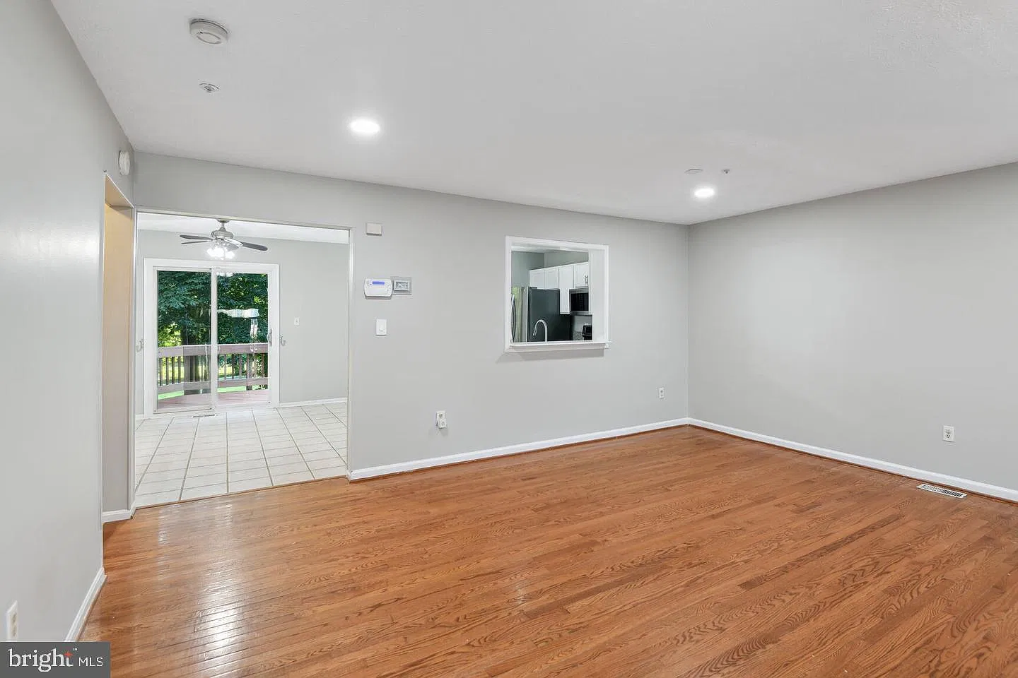 4 bed, 4.0 bath, 2300 sqft, $3,250 — Photo 3
