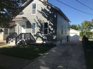 906 Solfisburg Ave, Aurora, IL 60505