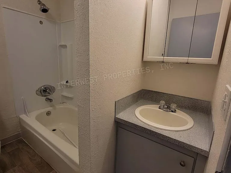 Regency Townhomes — Photo 20