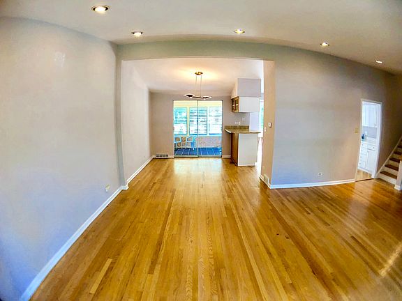 5th image of 2755 Summit Ave