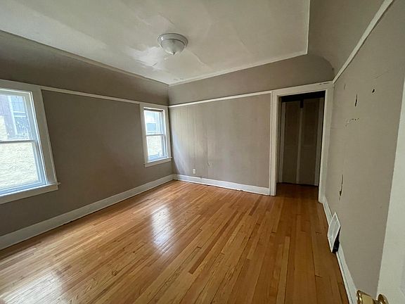 3rd image of 420 W Keefe Ave Front 420