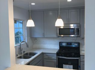 143 N Hamilton Dr, Beverly Hills, CA 90211