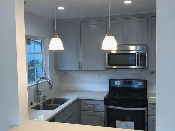 143 N Hamilton Dr, Beverly Hills, CA 90211