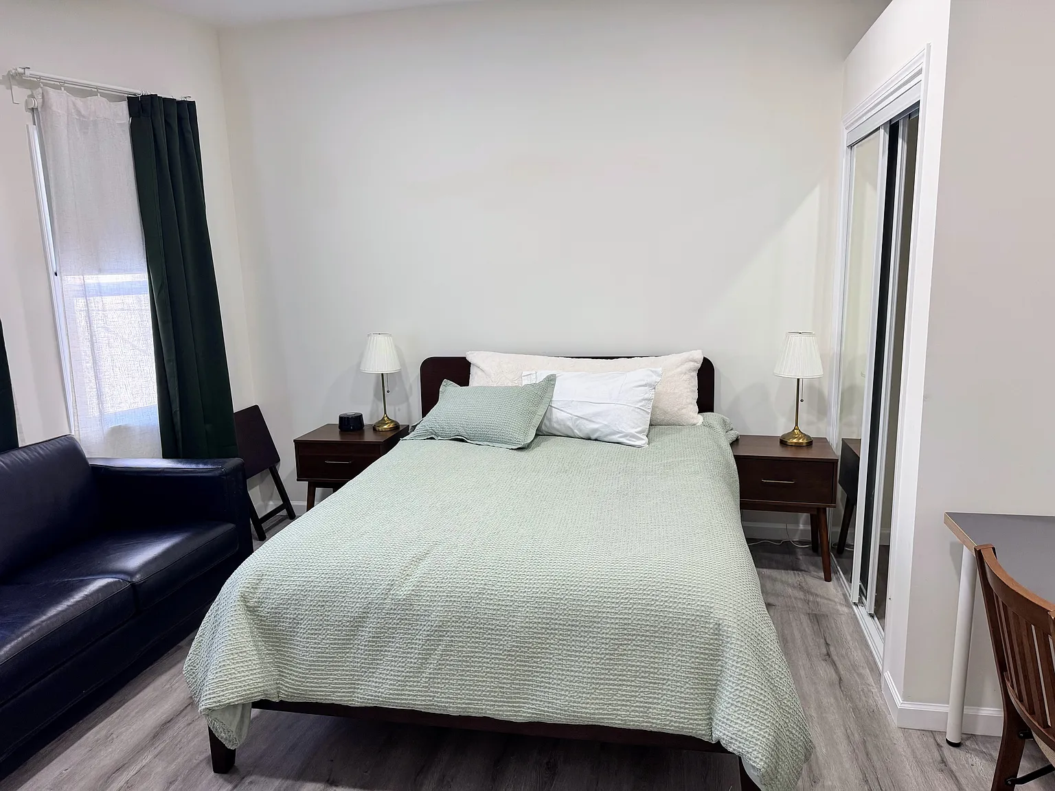 4 bed, 1366 sqft, $1,700 — Photo 1