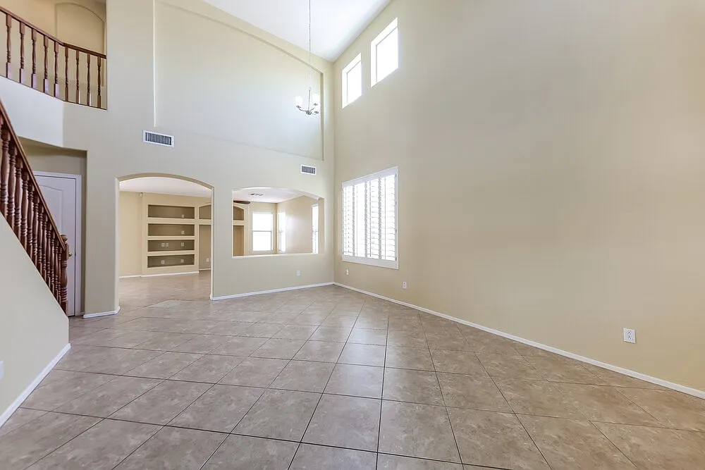 3 bed, 2.5 bath, 2230 sqft, $2,800 — Photo 4