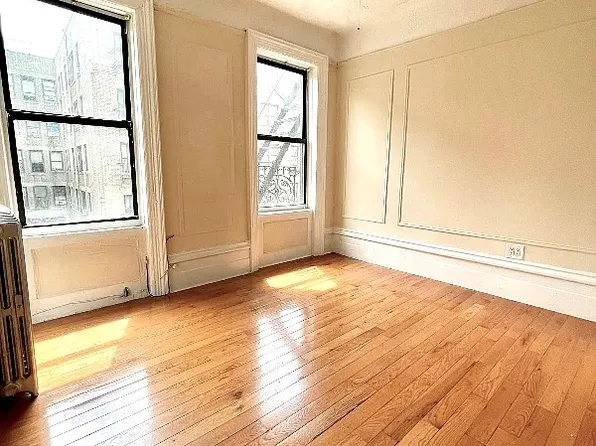 515 West 184th Street image 1 of 8