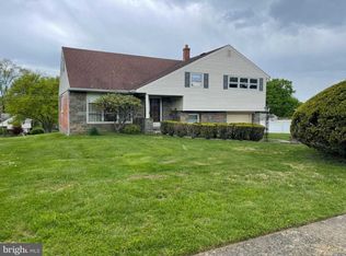 140 Cypress Dr, Broomall, PA 19008