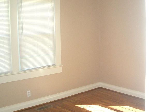 4th image of 305 Ivydale Dr