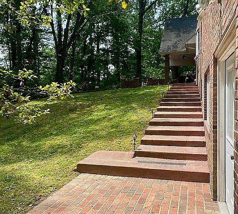 Entrance to Walkout Basement