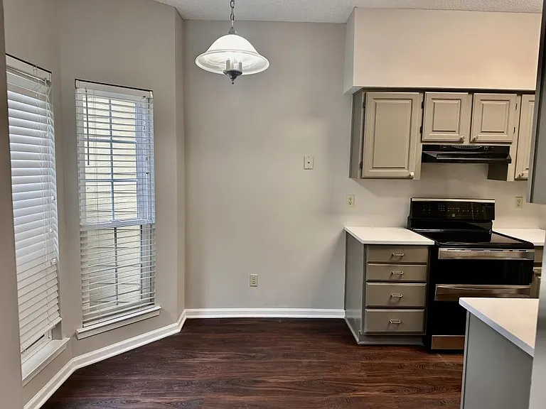 2290 Fairways Ct NW — Photo 2