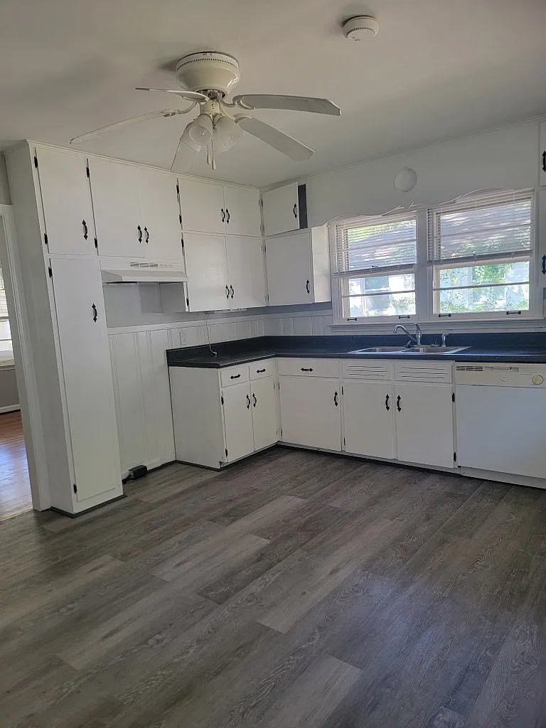 3 bed, 2136 sqft, $1,295 — Photo 3
