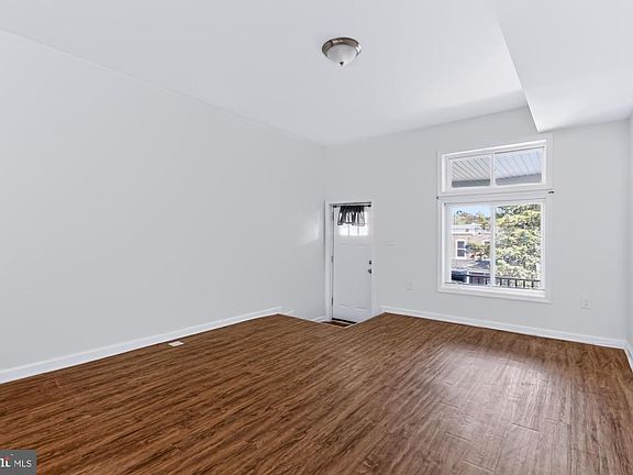 5th image of 1100 Ashburton St