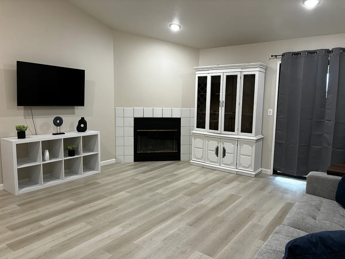 Living Room - 216 Westview Dr