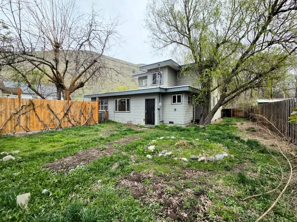 207 Riverfront Dr, Cashmere, WA 98815