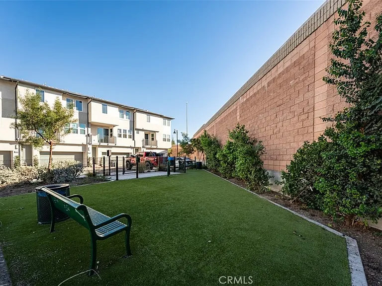 1415 W Cara Dr — Photo 44