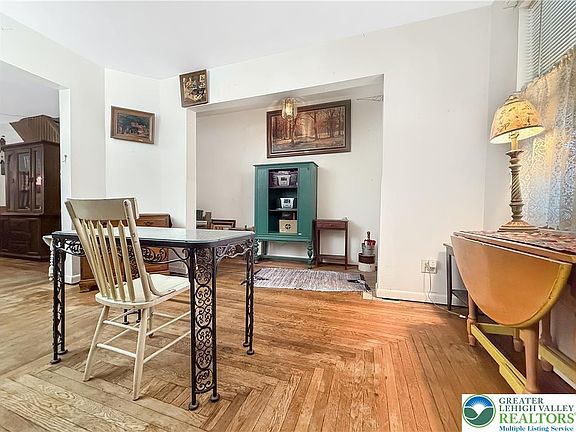 5th image of 34 S 13th St