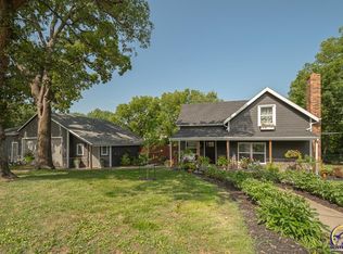 601 Whitfield St, Lecompton, KS 66050