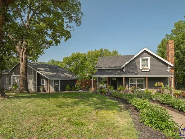 601 Whitfield St, Lecompton, KS 66050
