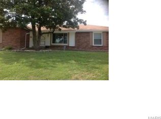 2095 Valencia Dr, Florissant, MO 63033