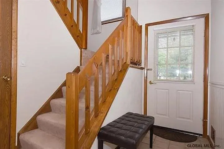 17 Cromwell Dr — Photo 2