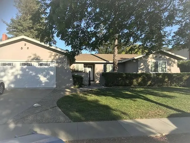 1462 Kinsport Ln photo 1