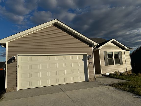 2nd image of 472 Lansing Ln