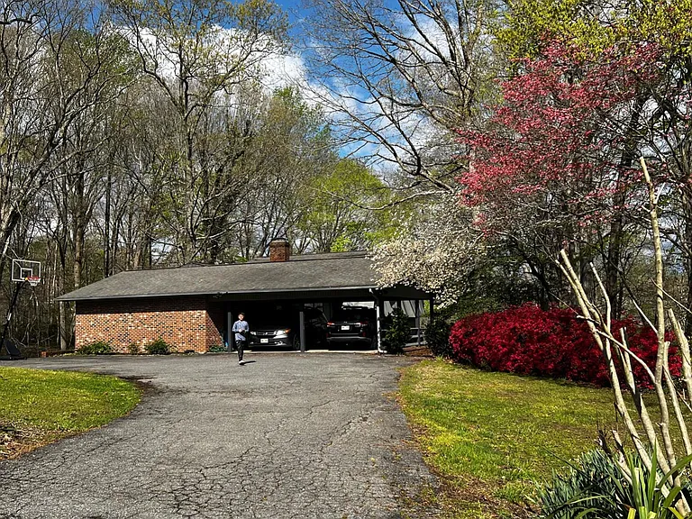 1505 Stoneleigh Ct — Photo 16