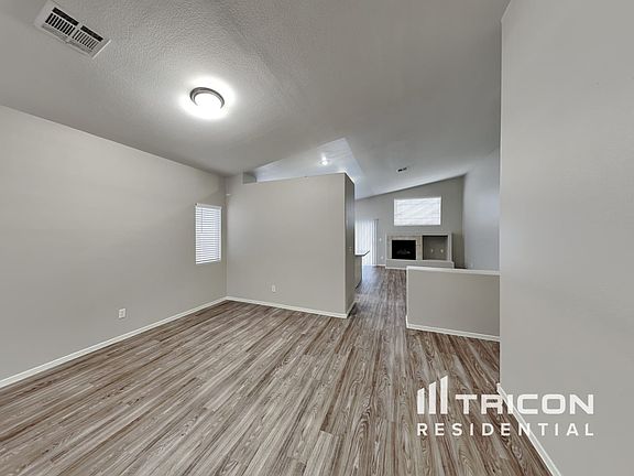 3rd image of 2416 Sunset Hills Ct