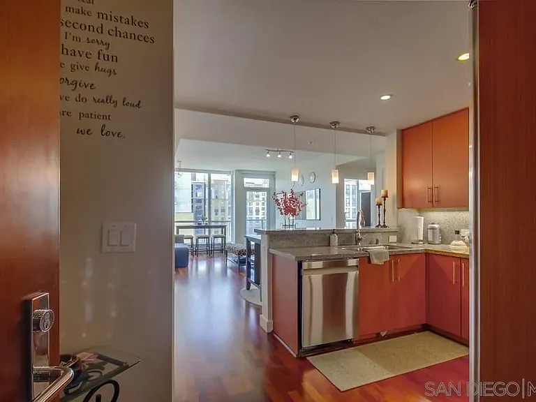 325 7th Ave #610 — Photo 8
