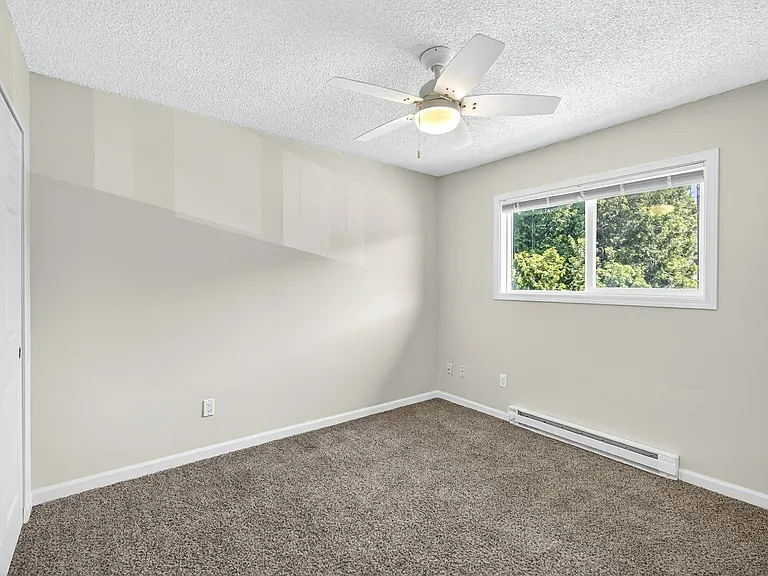 230 Lincoln St — Photo 10