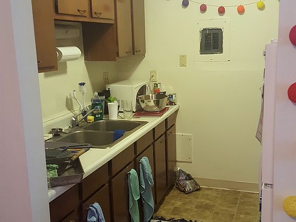 Small kitchen with a good amount of cabinet space