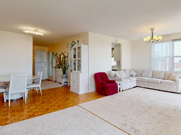 60 Oceana Drive West image 12 of 39