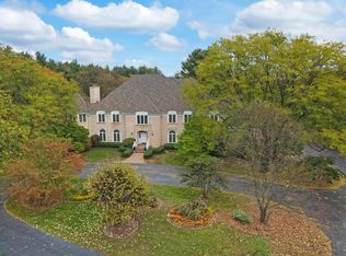 84 Meadow Hill Rd, Barrington, IL 60010