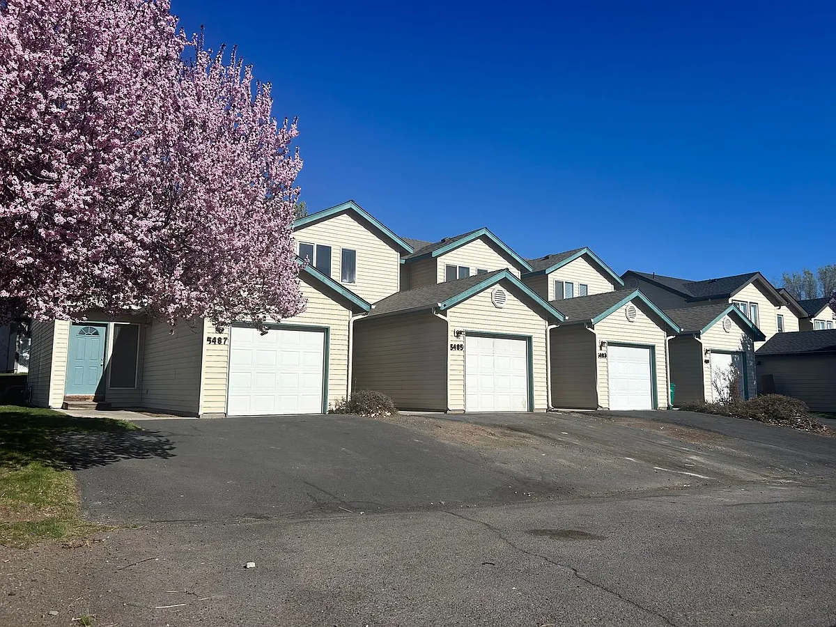 Building Photo - 5481 Glenridge Way