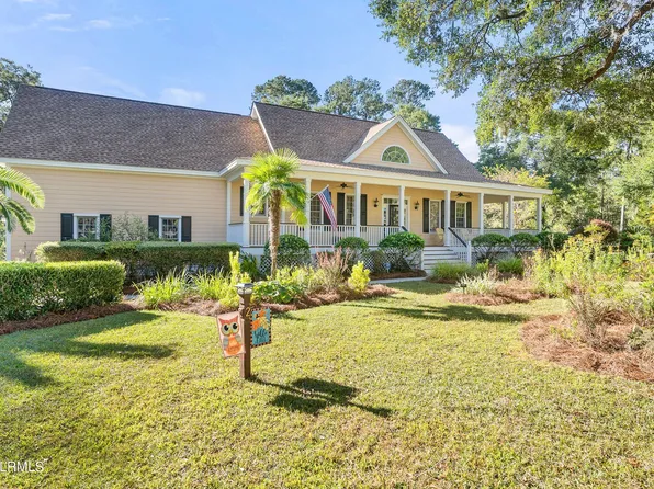 2 Pleasant Place Ct, Beaufort, SC 29907